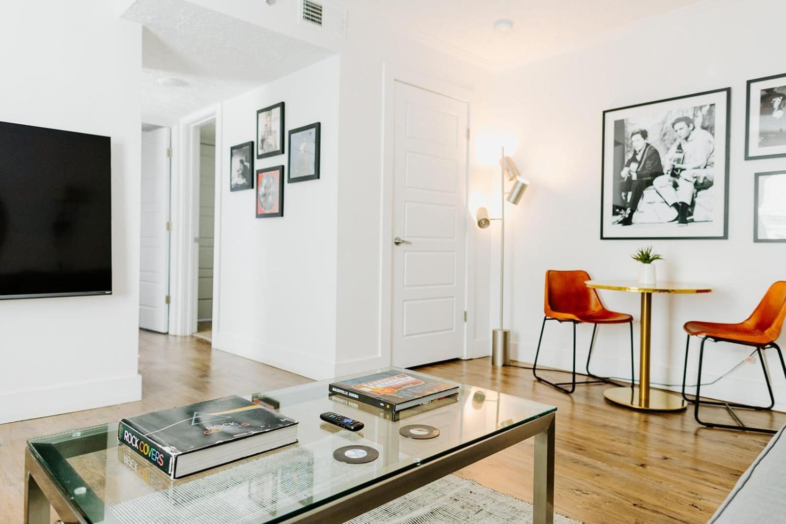 The Vinyl At Music Row - 1 Bedroom Apartment แนชวิลล์ ภายนอก รูปภาพ